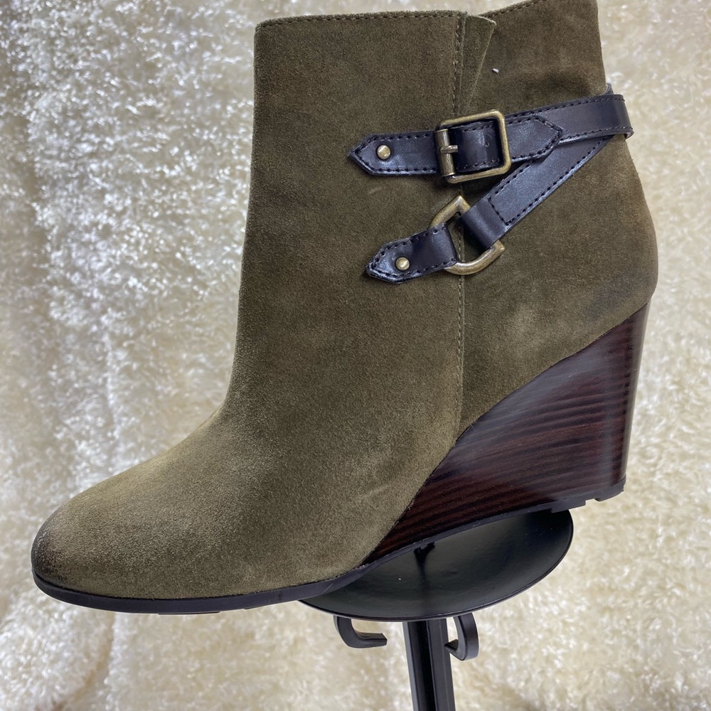 Tahari Sharon Boot, Olive Green, Wedge Size 9M